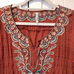Monoreno embroidered tunic